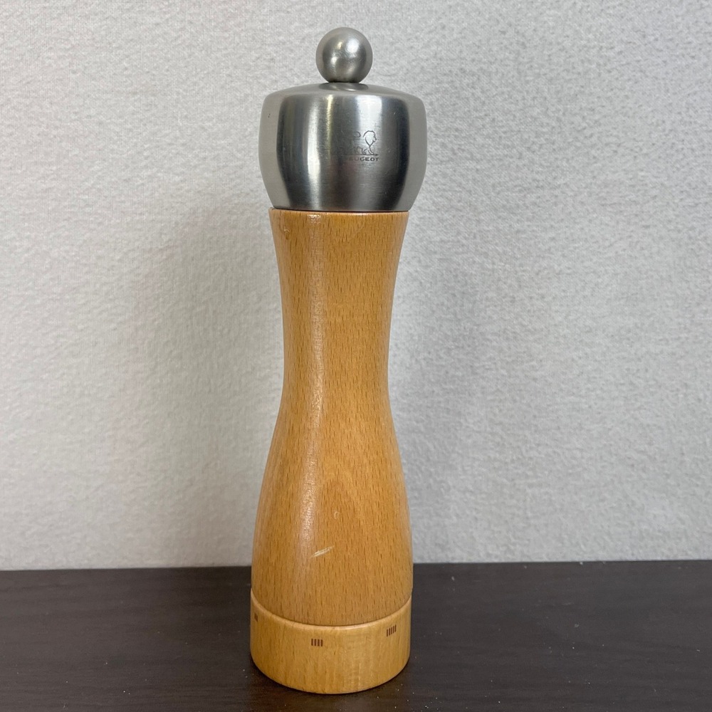 Peugeot Fidji Salt Mill Beechwood Stainless Steel Manual Grinder 8.5 Inch‎